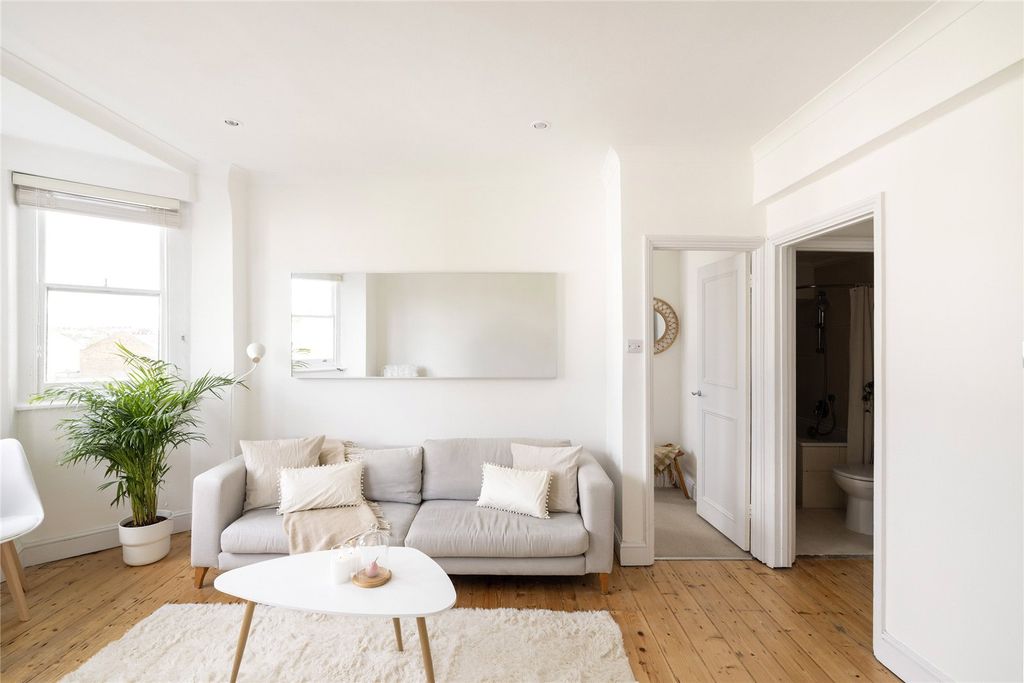 Property photo 1 of 11 Picture No. 06