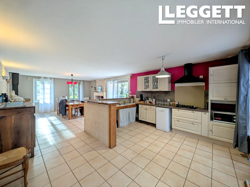 Property photo 2 of 10