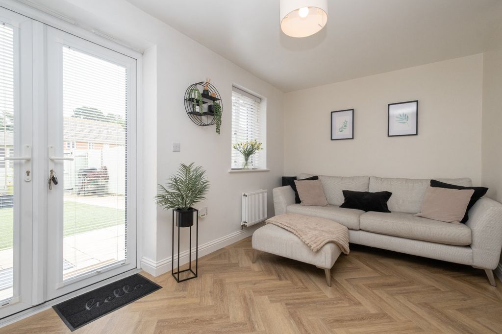 Property photo 3 of 11 Picture 3