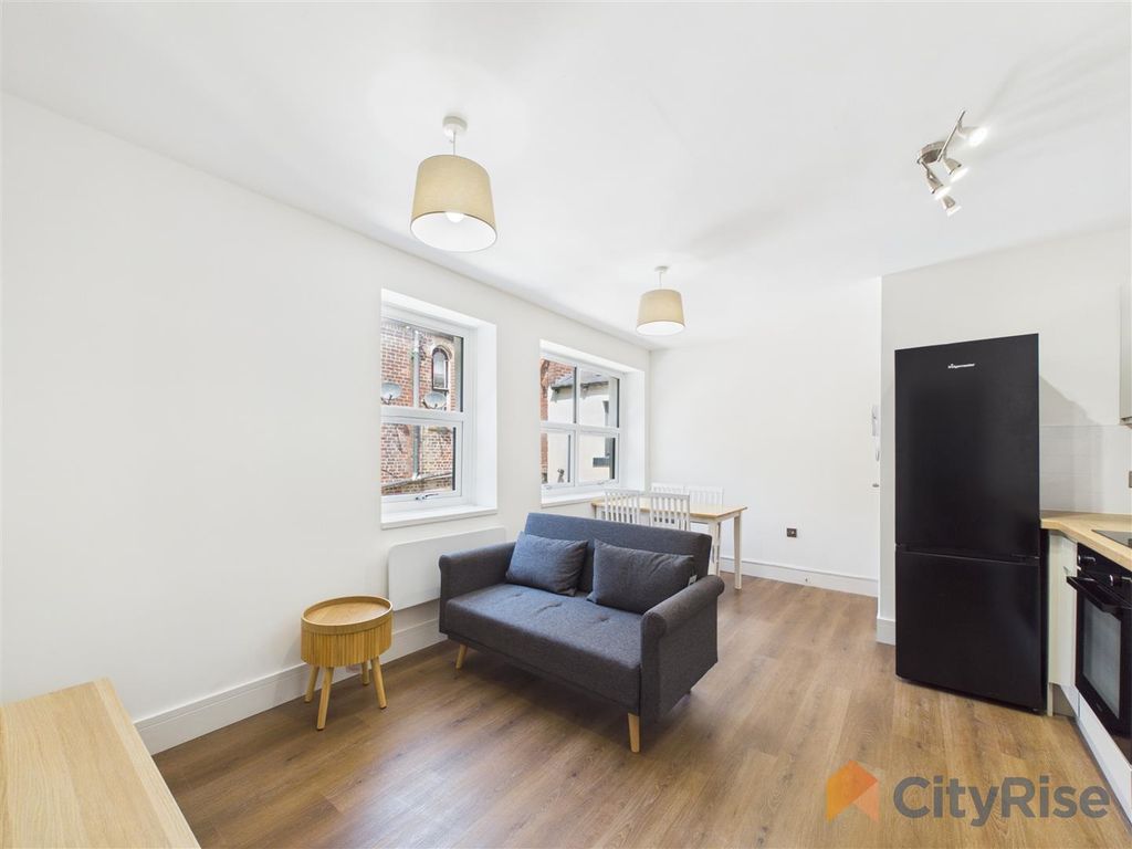 Property photo 3 of 8 Cam04515G0-Pr0164-Still004.Jpg