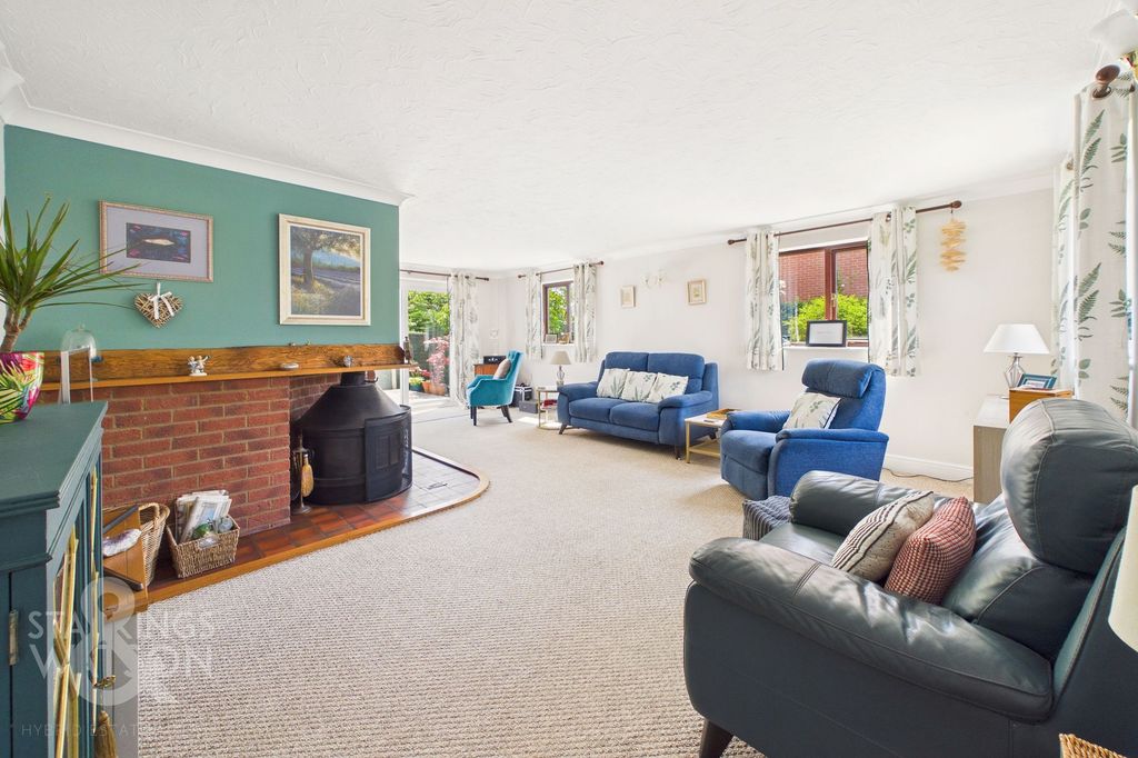 Property photo 2 of 34