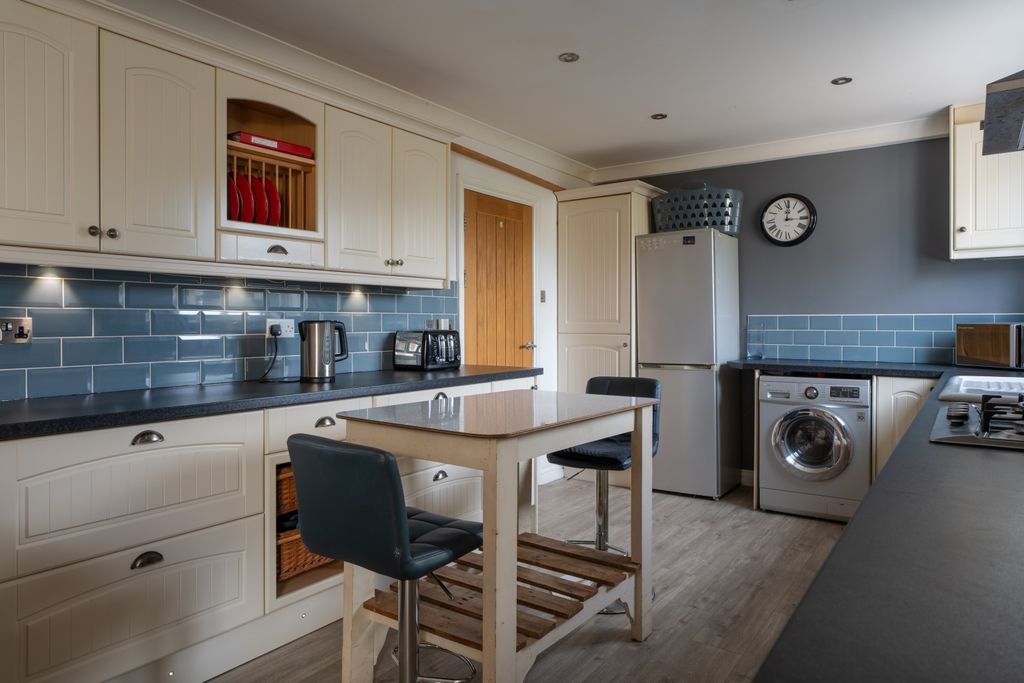 Property photo 3 of 19 Dsc00603-Hdr