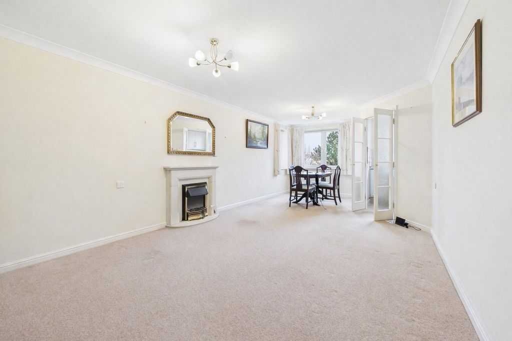 Property photo 2 of 8