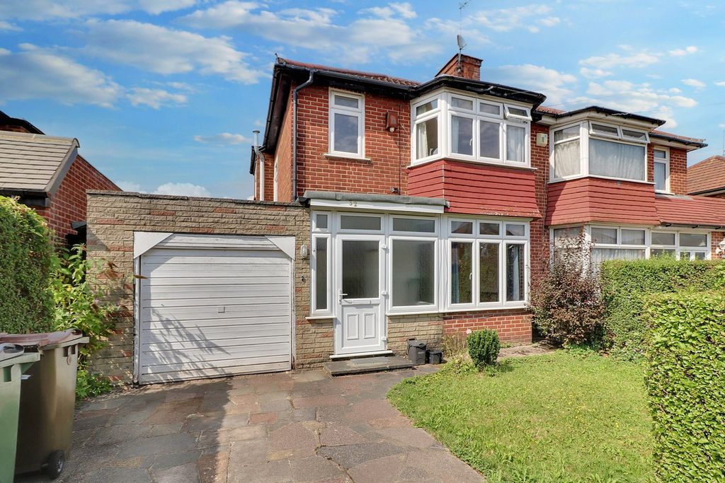 Property photo 1 of 11