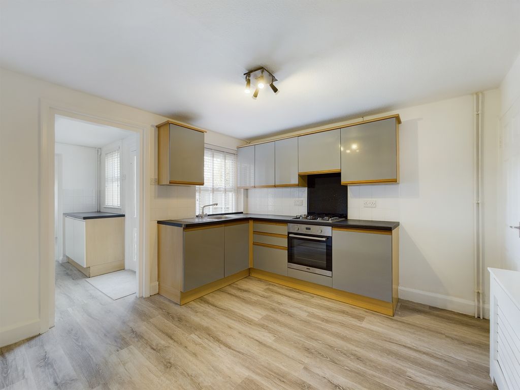 Property photo 2 of 12 Cam01080G0-Pr0118-Still001