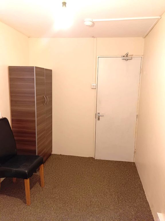 Property photo 3 of 3 Room