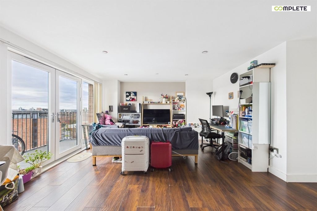 Property photo 1 of 19 (Main)