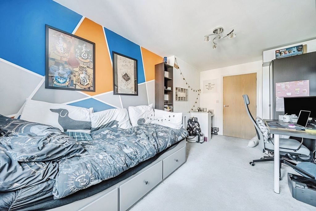 Additional image 10 of 2 bed flat for saleLime Tree House, Carter Court, Hook RG27