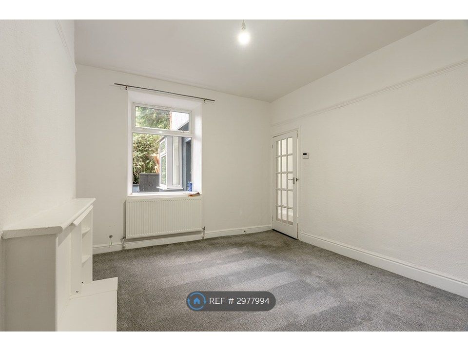 Property photo 2 of 25