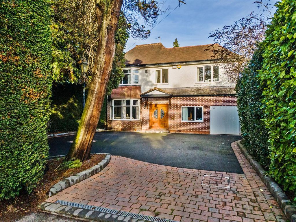 Property photo 1 of 25 489 Warwick Road_5.Jpg