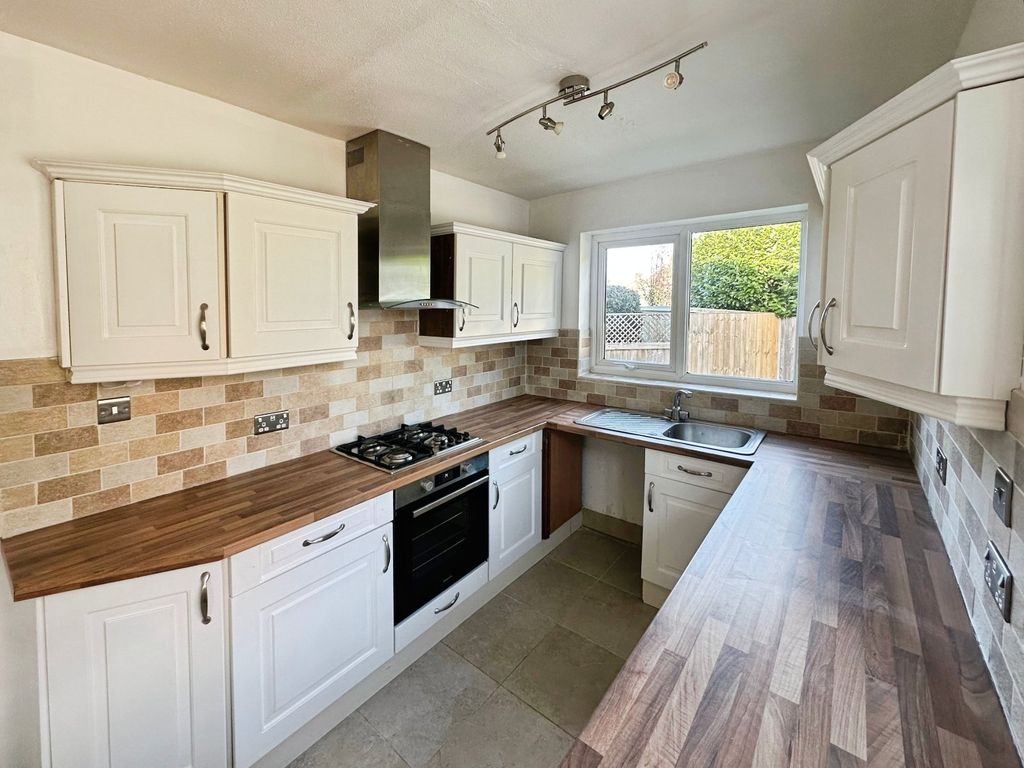 Property photo 2 of 17 Picture No. 20