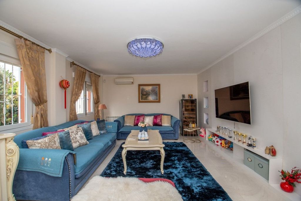 Property photo 3 of 32