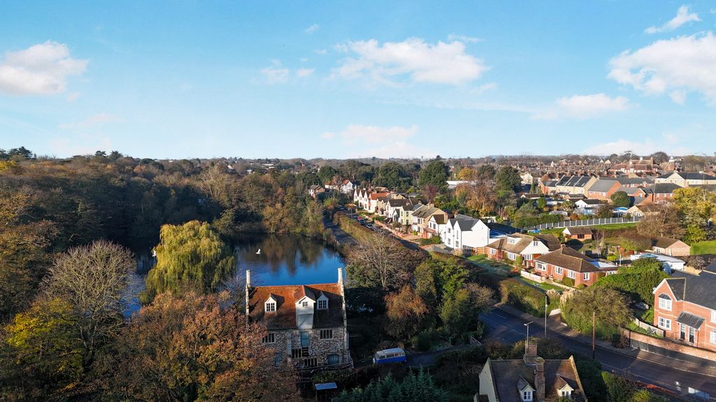 Property photo 3 of 21 Image 2