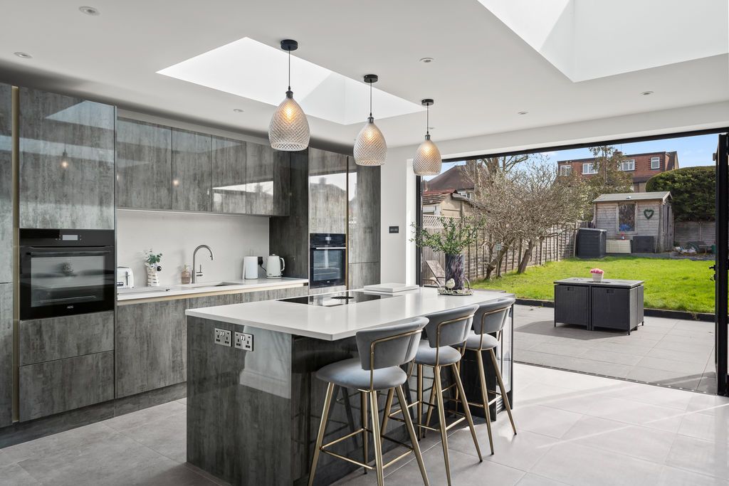 Property photo 2 of 26 Photo 14