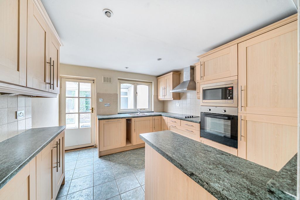 Property photo 3 of 17 1357100-6-68Cbbd3...