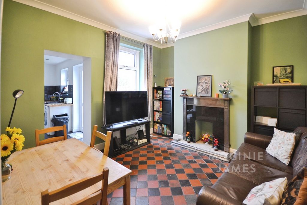Property photo 2 of 10 Pbox-Img.Jpg