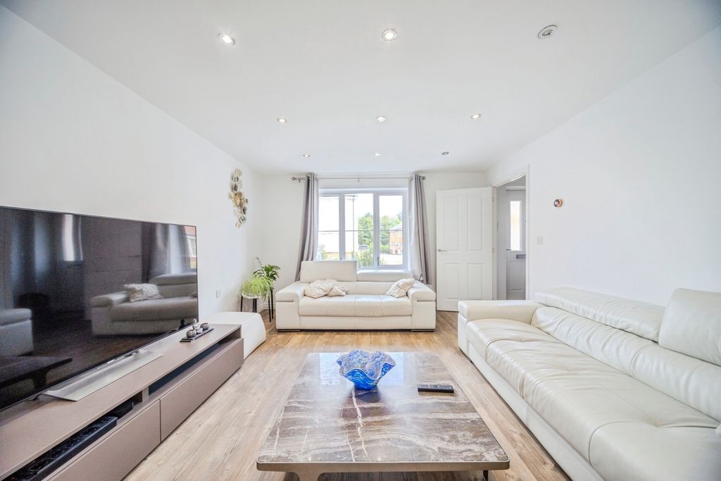 Property photo 2 of 20 Pbox-Img.Jpg