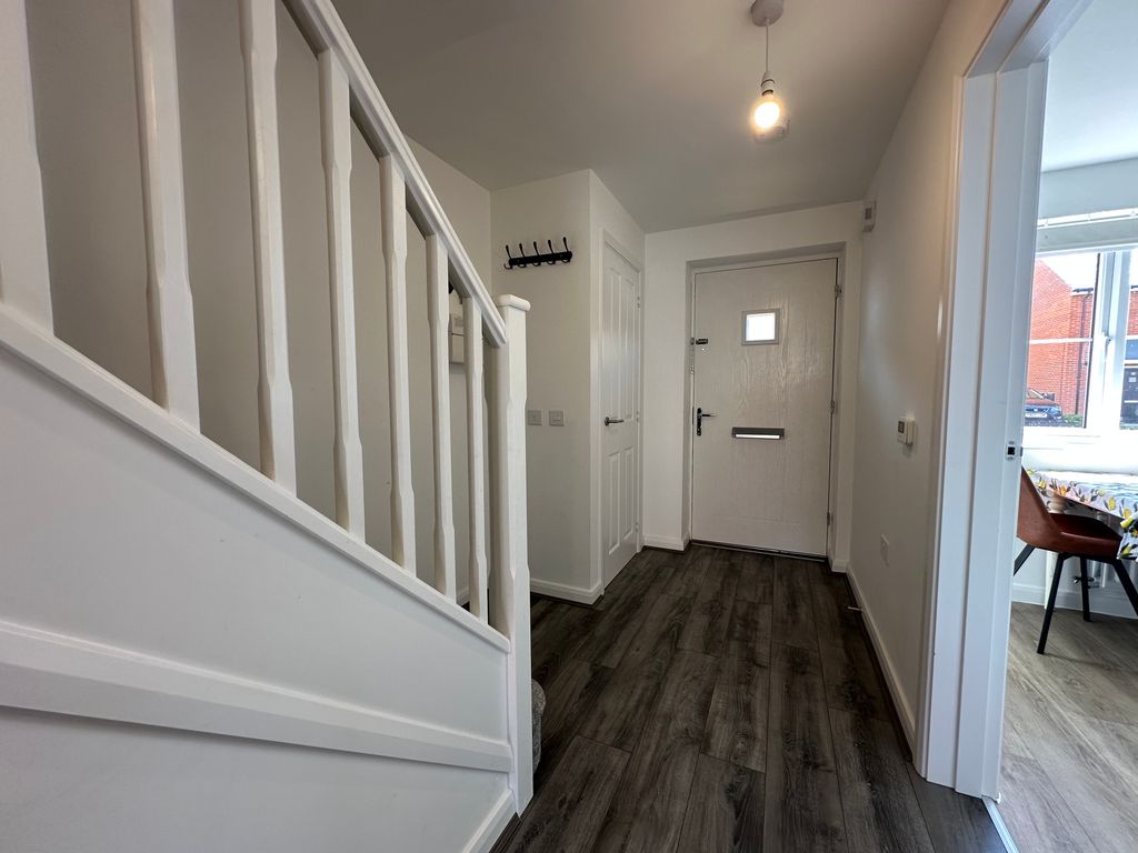 Property photo 3 of 19 Entrance Hallway