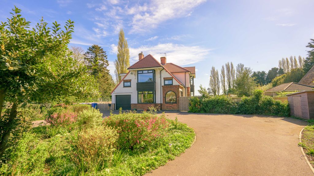 Property photo 1 of 52