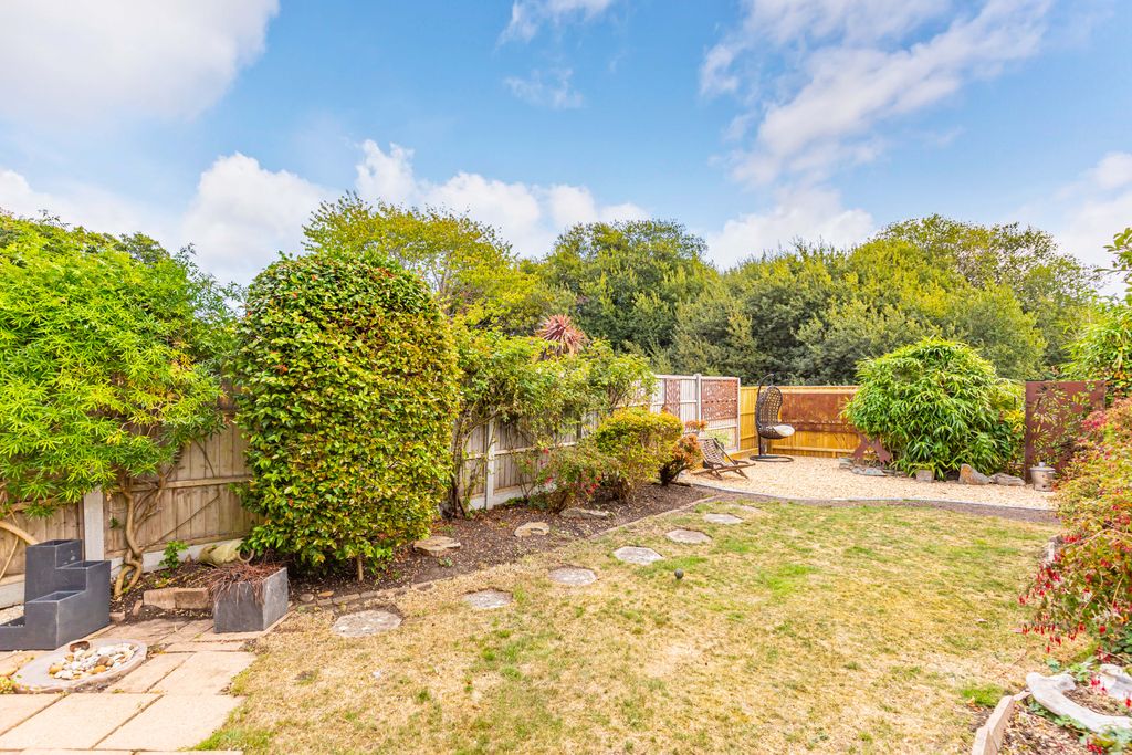 Property photo 2 of 23