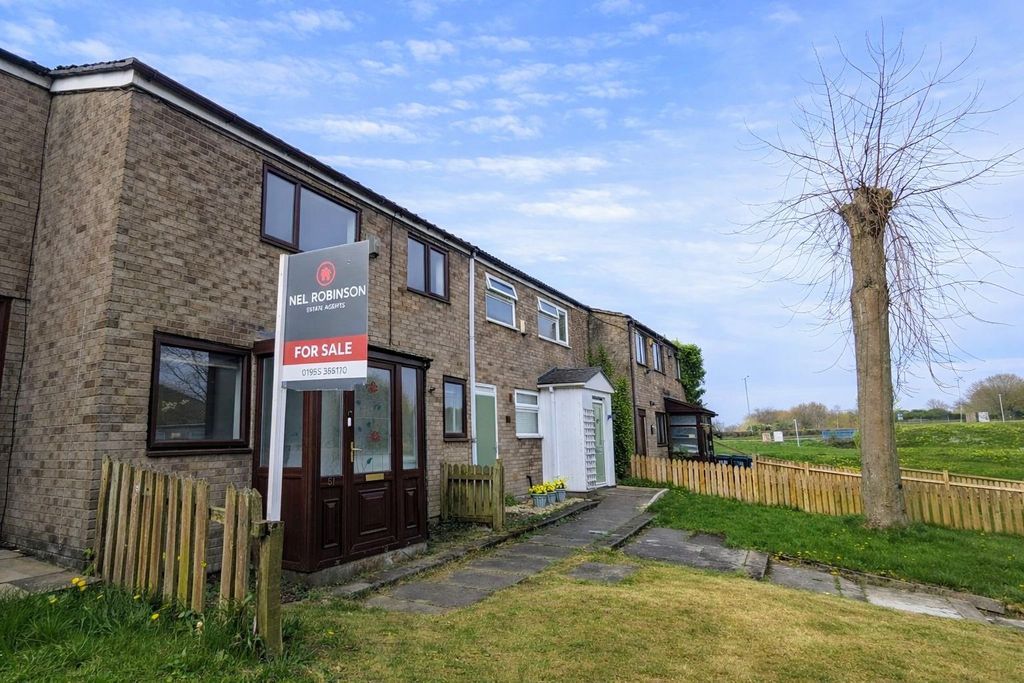 Property photo 2 of 27