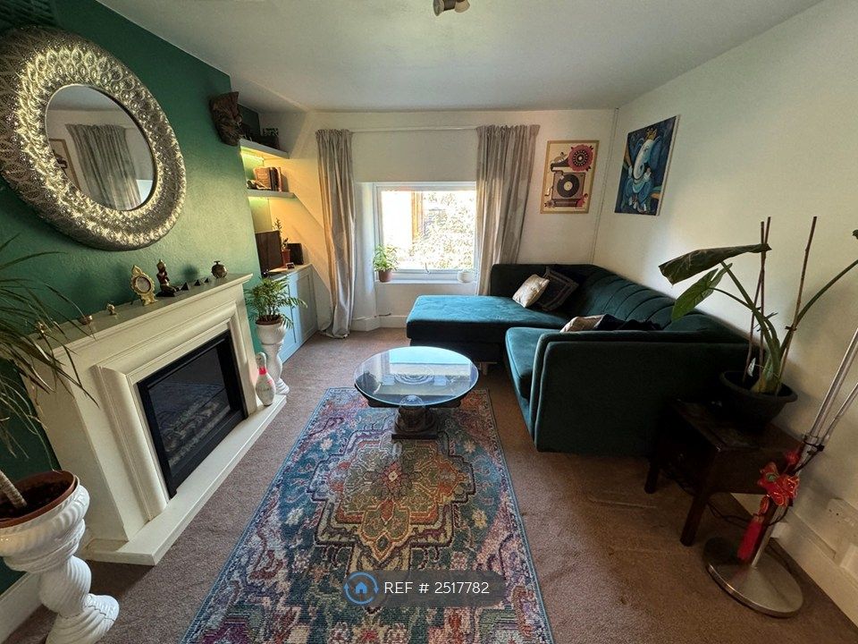 Property photo 1 of 20 Lounge