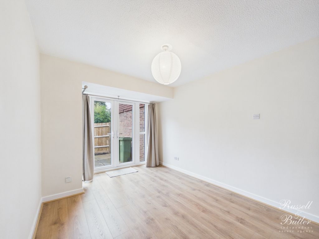 Property photo 3 of 8 Cam01386G0-Pr0177-Still008