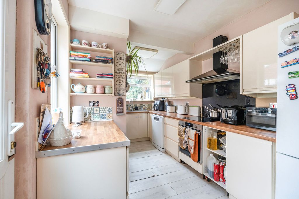 Property photo 2 of 17