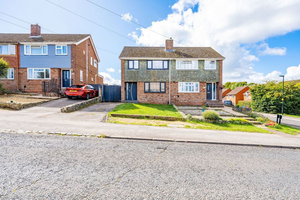 Property photo 2 of 29