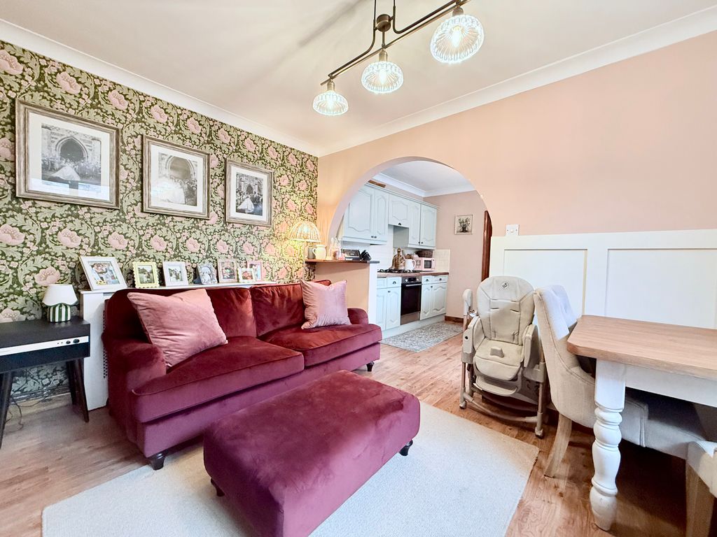 Property photo 3 of 13