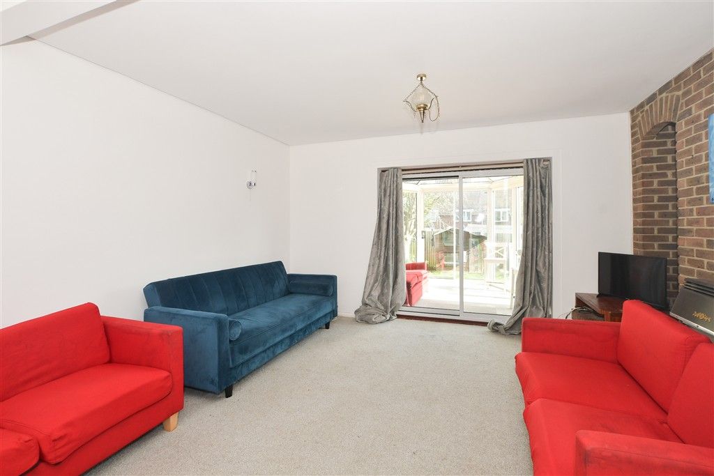 Property photo 1 of 11 Lounge