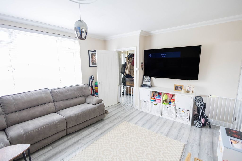 Property photo 3 of 20