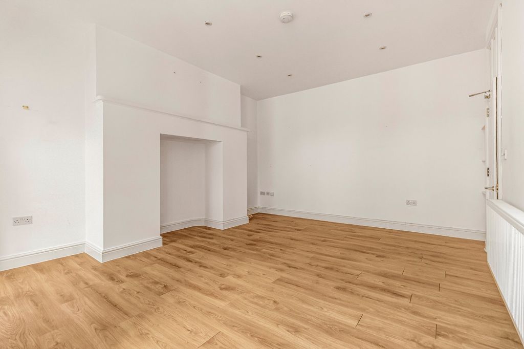 Property photo 3 of 7 Picture No. 04