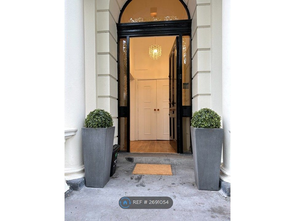 Property photo 3 of 29 Private Entrance