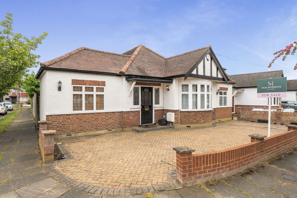 Property photo 1 of 18