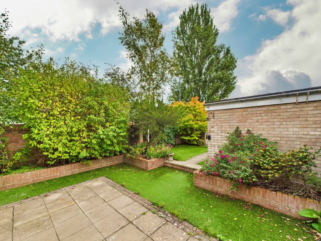 Property photo 3 of 32 Cam02023G0-Pr0172-Still009