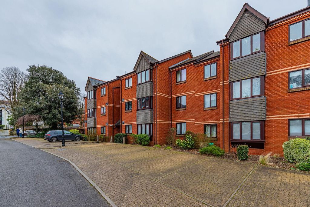 Property photo 2 of 9 10 (2 Of 9).Jpg