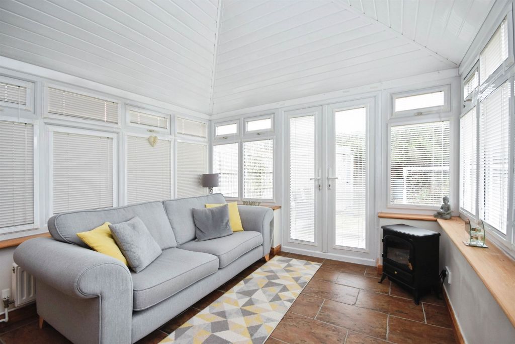 Property photo 2 of 17 Garden Room