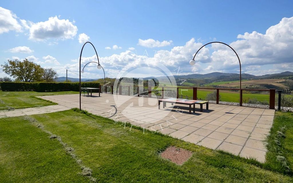 Property photo 3 of 33