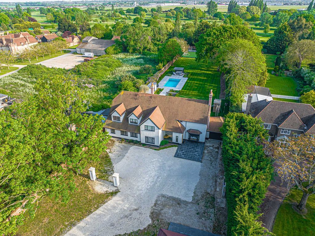 Property photo 2 of 50