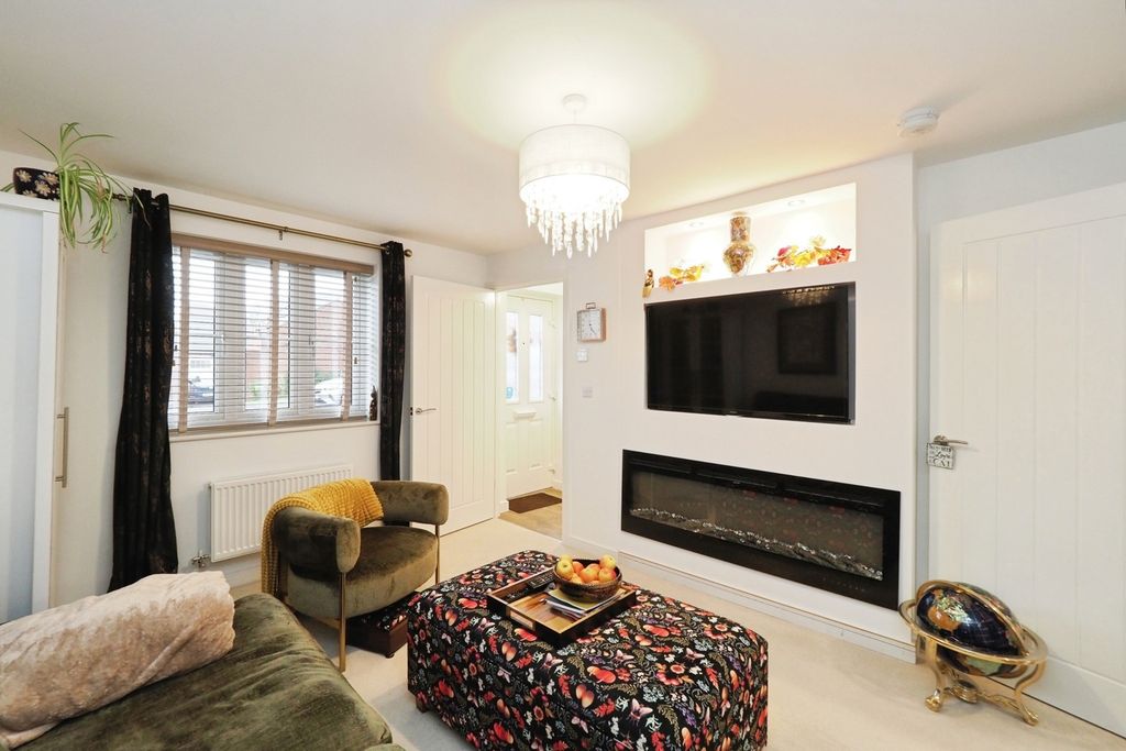 Property photo 2 of 17 Living Room