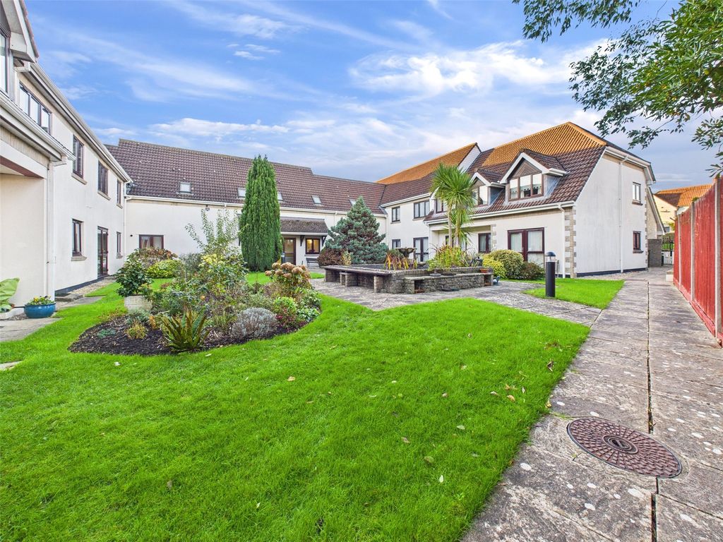 Property photo 2 of 9 Picture No. 13