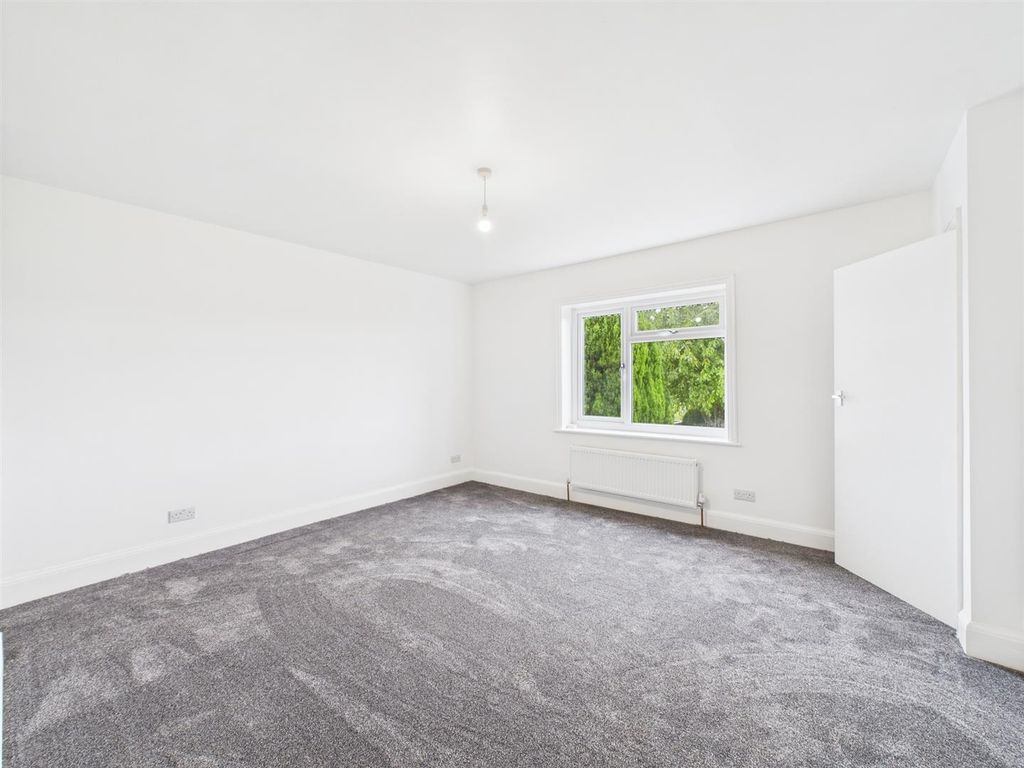 Property photo 1 of 14 Cam01931G0-Pr0302-Still007.Jpg