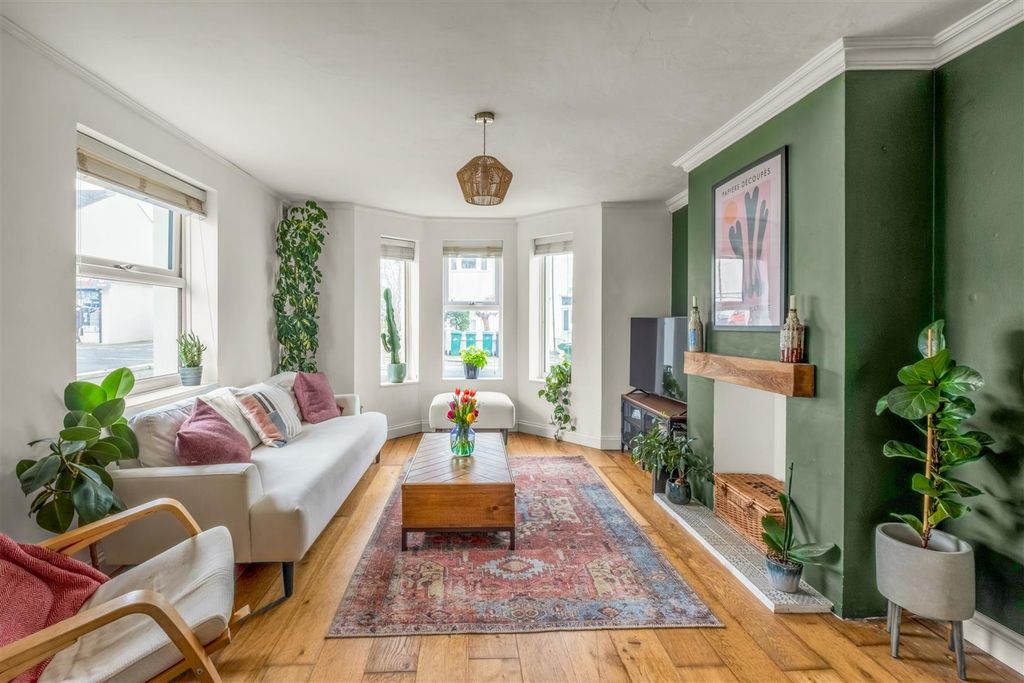 Property photo 2 of 15 158A Westbourne Street-6.Jpg