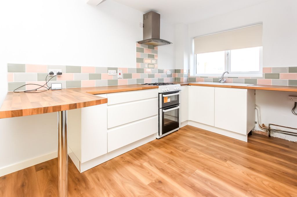 Property photo 2 of 13 Kitchen