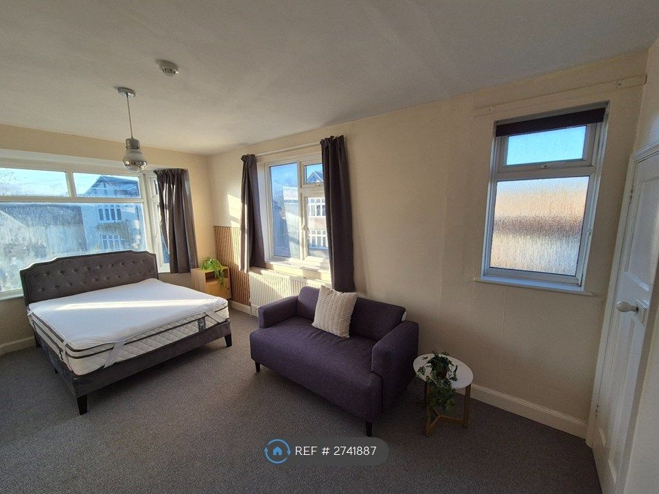 Property photo 2 of 8 Room 1