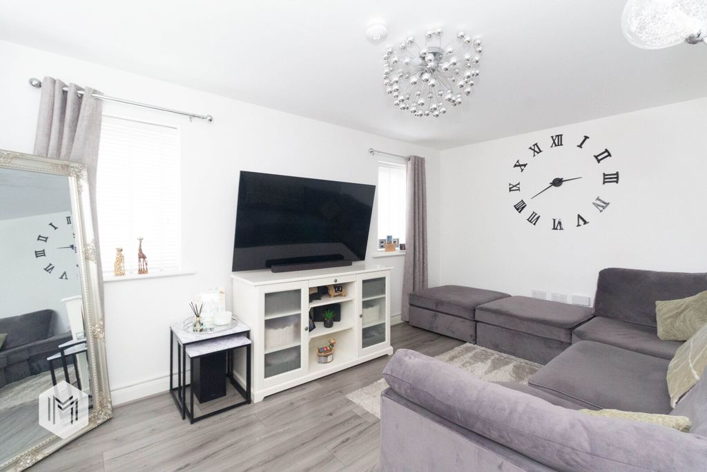 Property photo 2 of 22 Picture No. 14