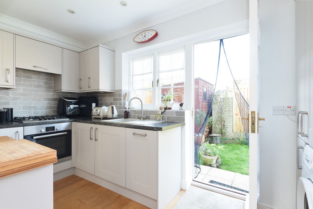 Property photo 3 of 22 4467476