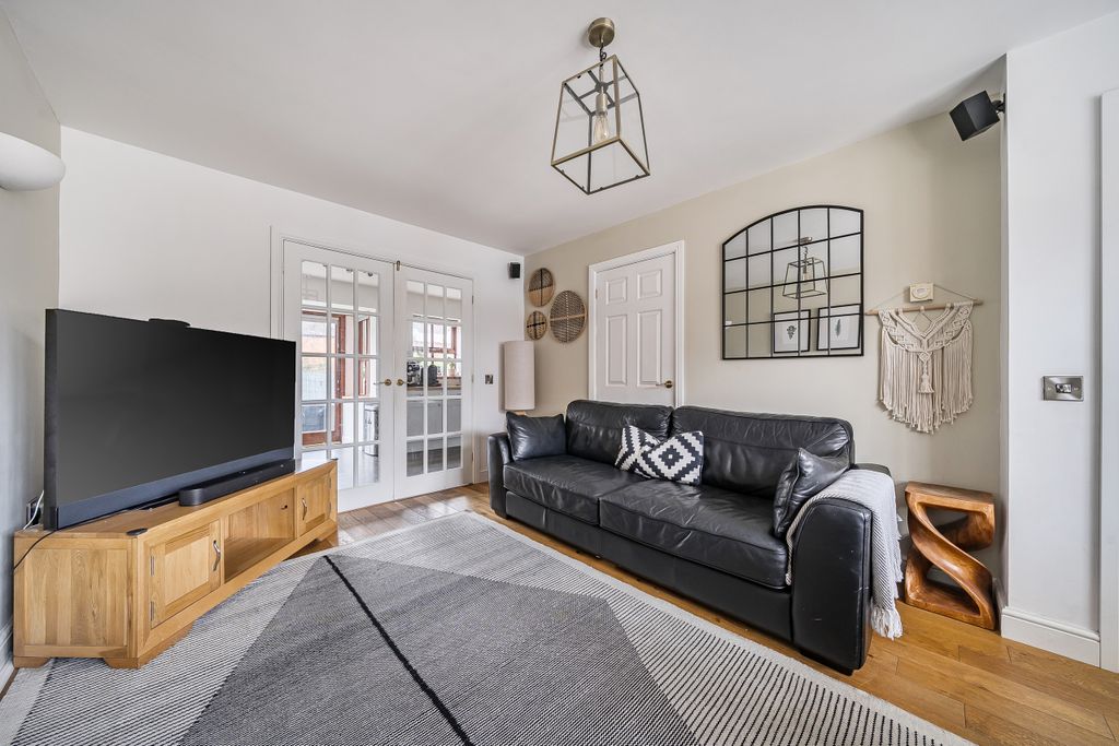 Property photo 3 of 23 1405303-11-6980c8Afbef03