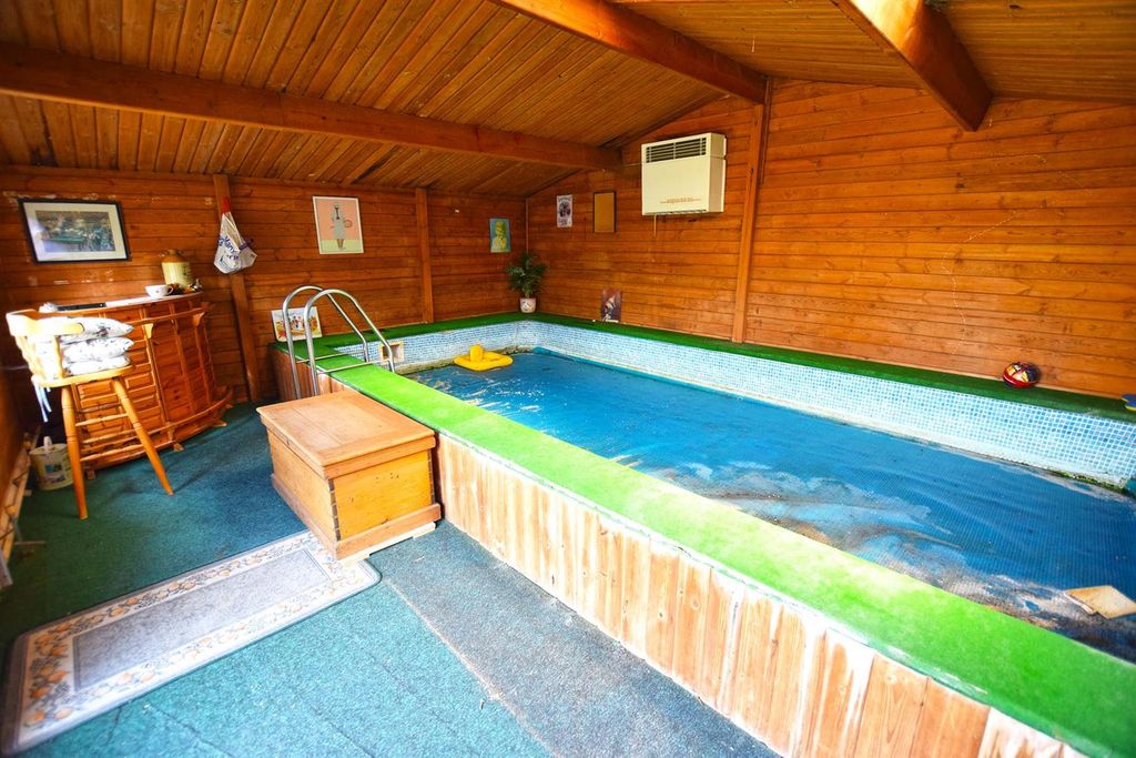 Property photo 2 of 29